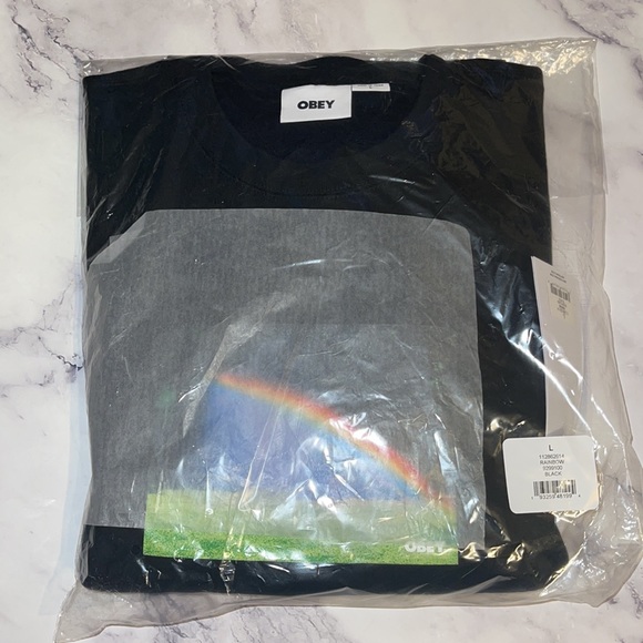 🔥 OBEY Rainbow Graphic Sweatshirt In Black NWT - Picture 3 of 7